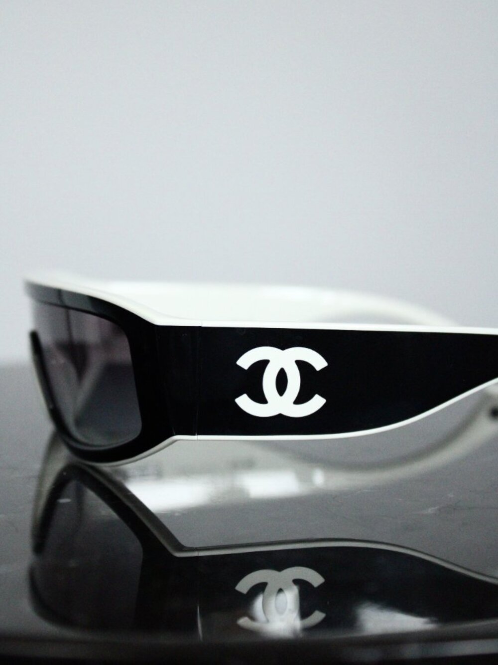 Chanel Sunglasses Unisex Black White Shield Logo Oversized With Case - Picture 3 of 7